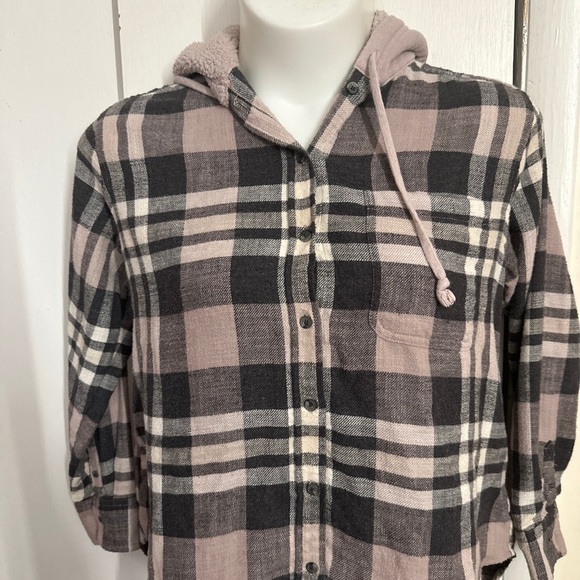 American Eagle Outfitters Tops - AE American Eagle Plaid Hooded Flannel Small Sherpa Lined Pink  Grey Womens